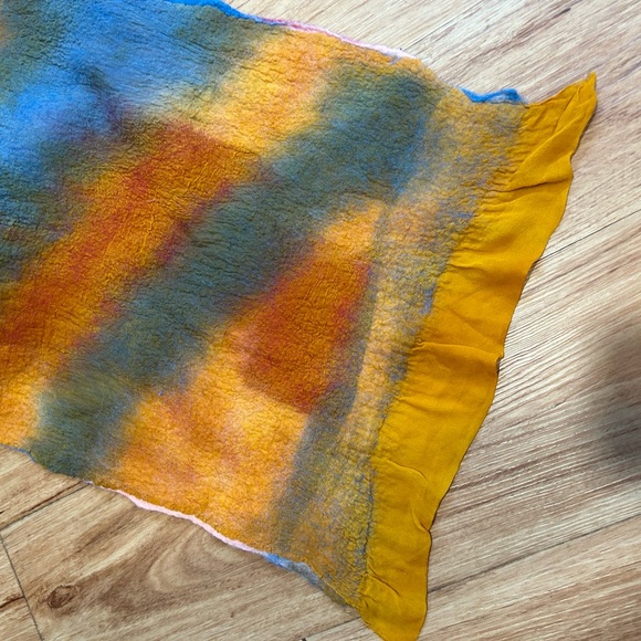 Handmade NUNO wool felted on silk reversible shawl/scarf - Picture 7 of 14